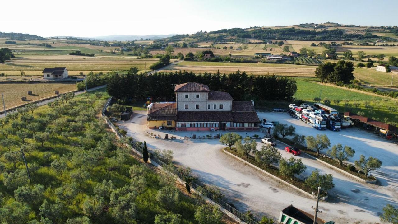 Agriturismo La Vecchia Cascina Di Paolo & Belinda Villa Pietrelcina Eksteriør billede