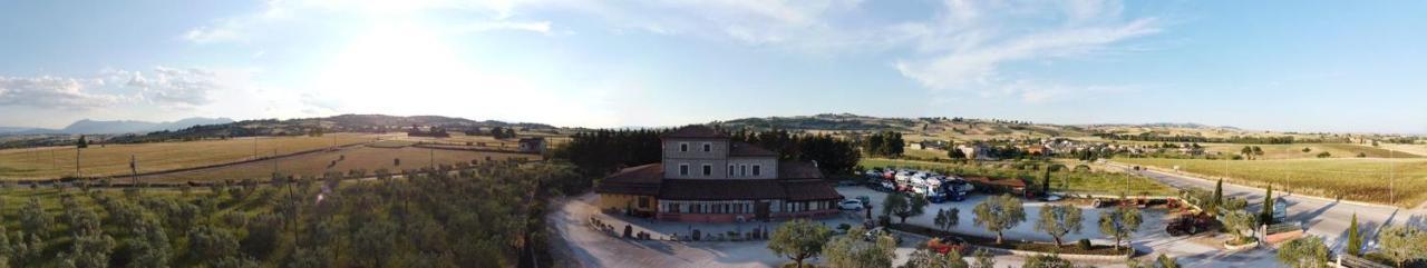 Agriturismo La Vecchia Cascina Di Paolo & Belinda Villa Pietrelcina Eksteriør billede